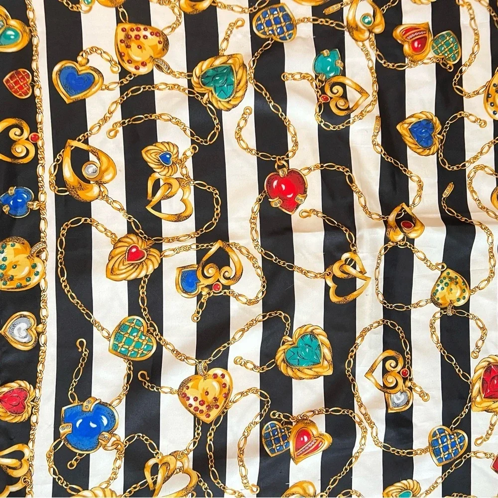 Golden and jewel heart locket Scarf